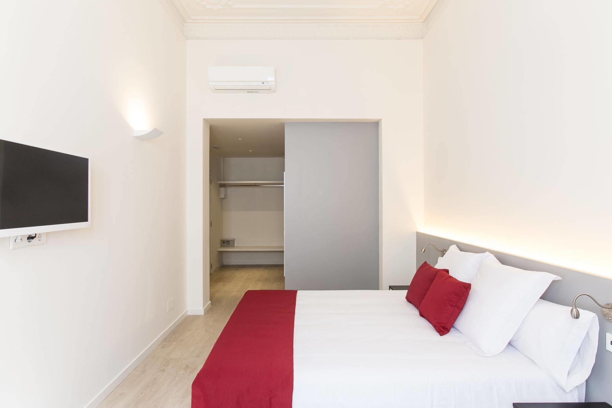Izaila Plaza Catalunya Hotel Barcelona Exterior photo