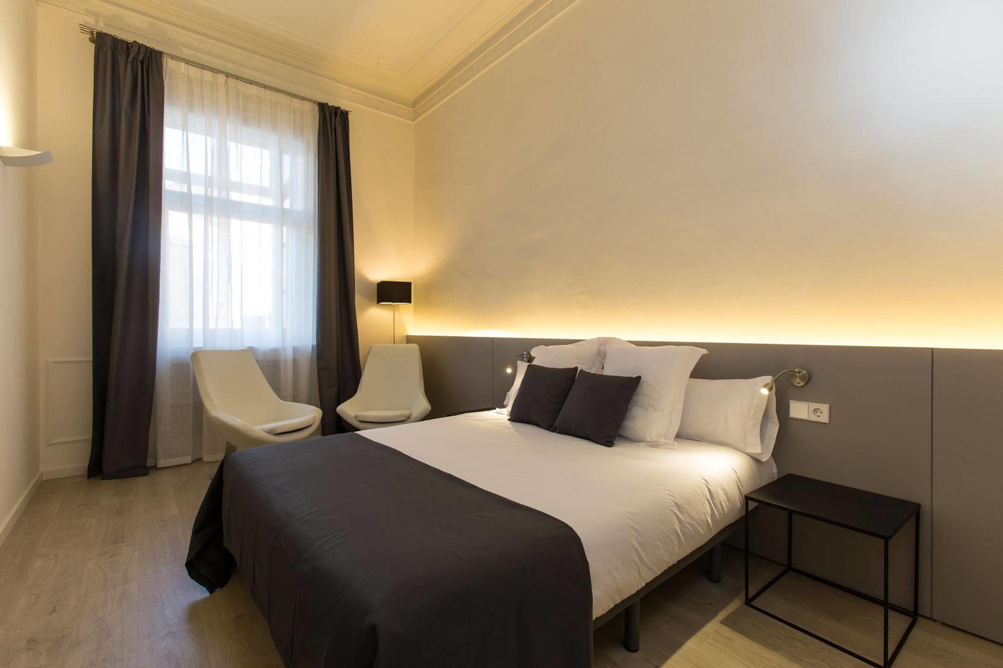 Izaila Plaza Catalunya Hotel Barcelona Exterior photo