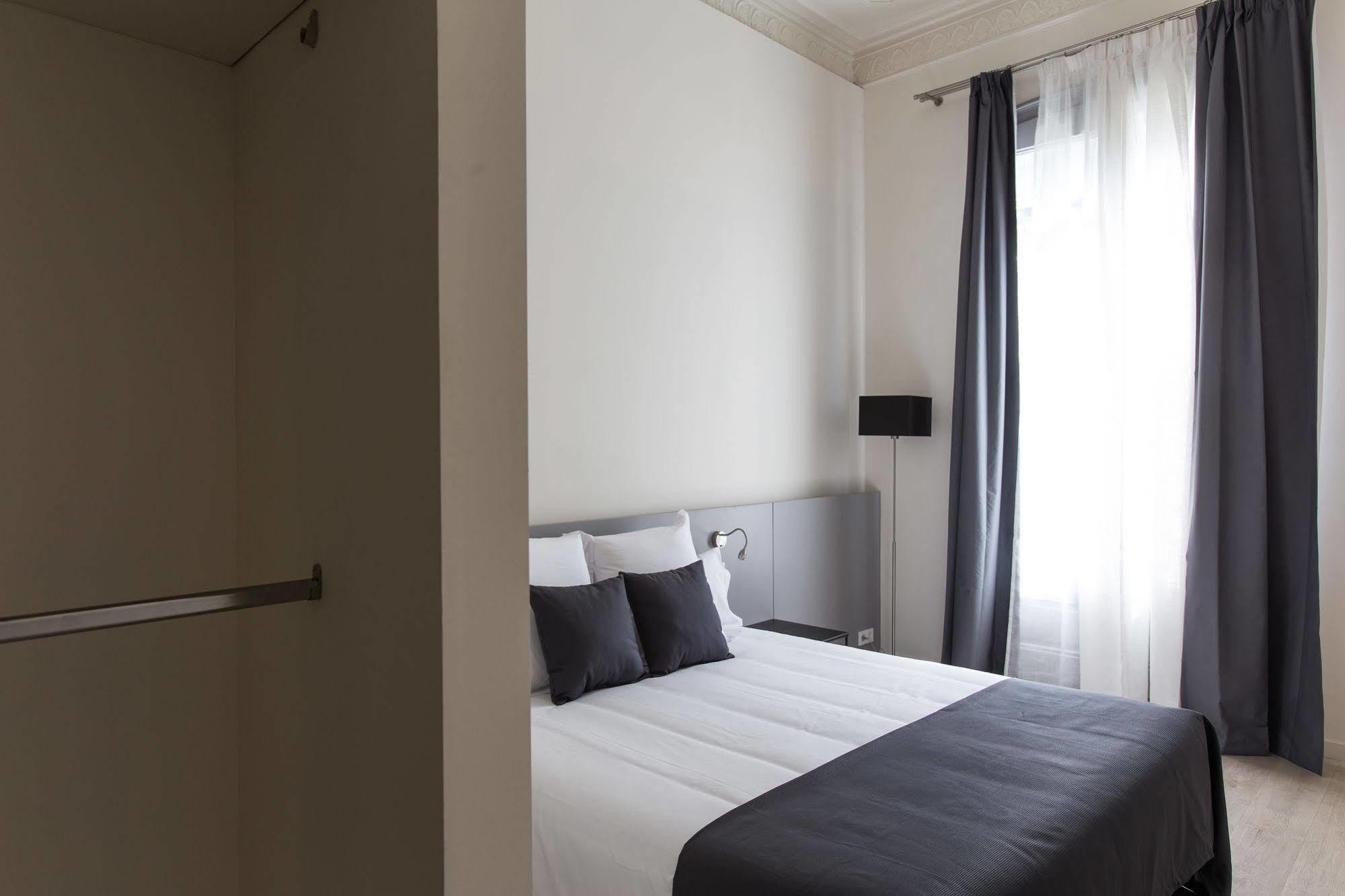 Izaila Plaza Catalunya Hotel Barcelona Exterior photo
