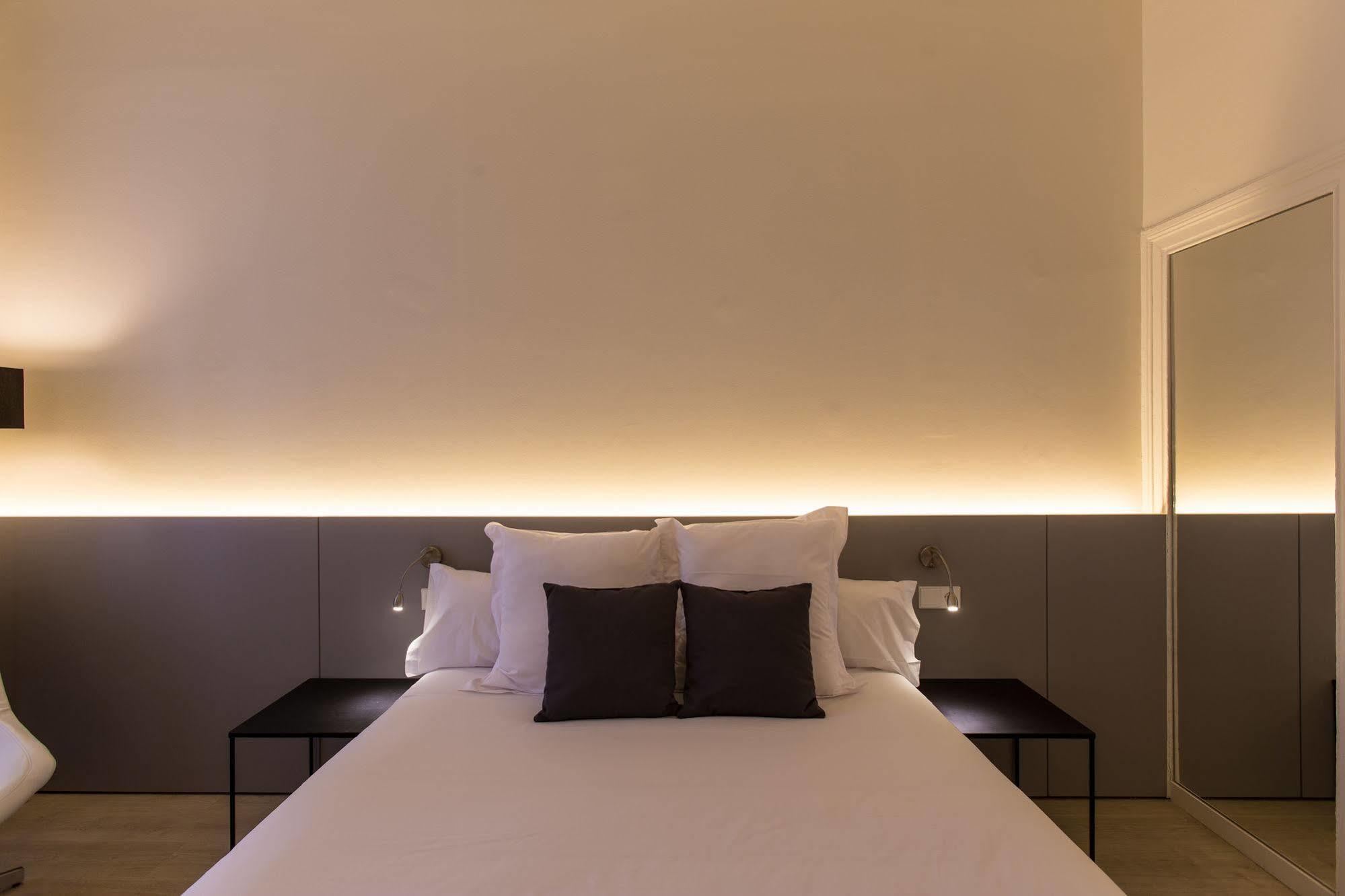 Izaila Plaza Catalunya Hotel Barcelona Exterior photo